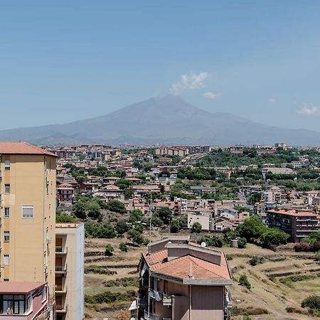 Etna View Superior Flat With Terrace And Jacuzzi Apartment Катания Екстериор снимка