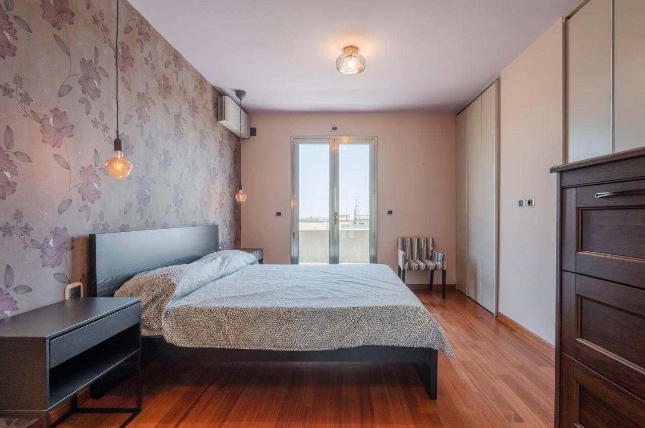 Etna View Superior Flat With Terrace And Jacuzzi Apartment Катания Екстериор снимка