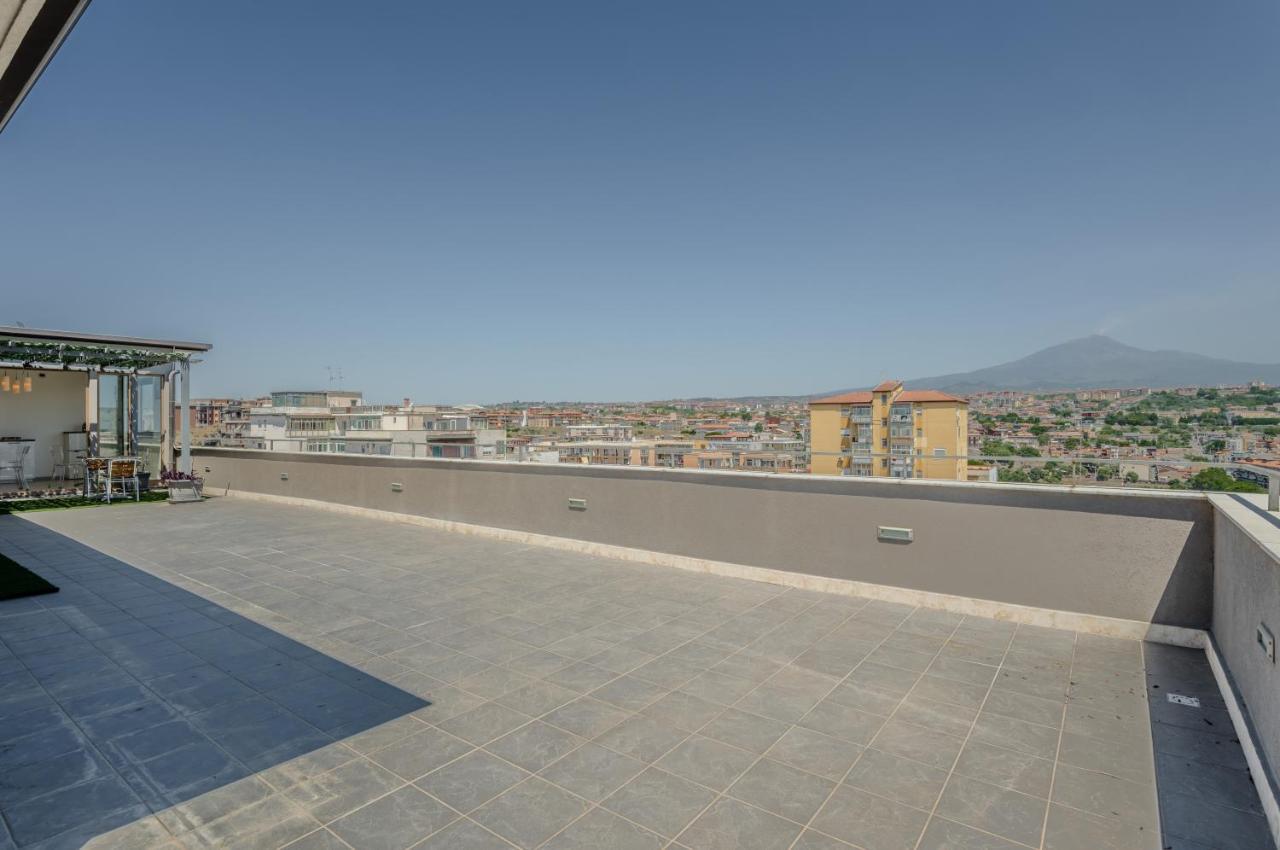 Etna View Superior Flat With Terrace And Jacuzzi Apartment Катания Екстериор снимка