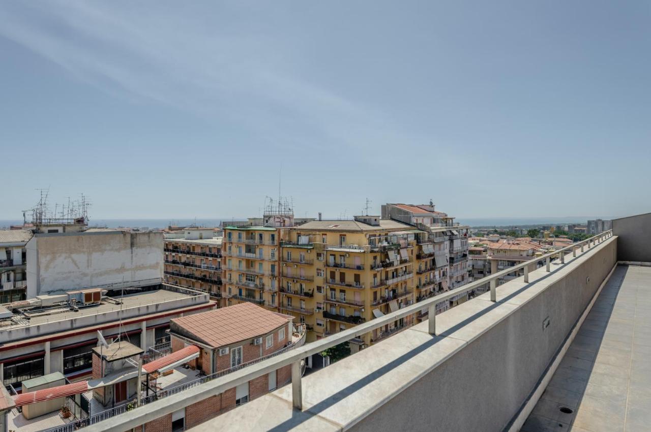 Etna View Superior Flat With Terrace And Jacuzzi Apartment Катания Екстериор снимка